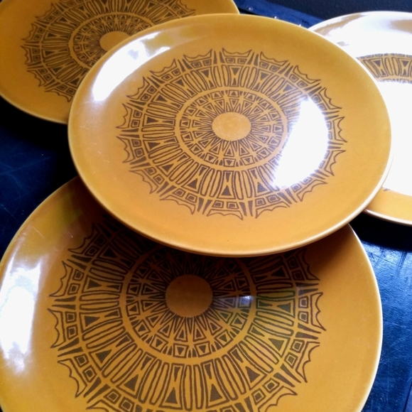 Homer Laughlin Other - Vintage 1970 Homer Laughlin Dinner Plates, signed, set of 4